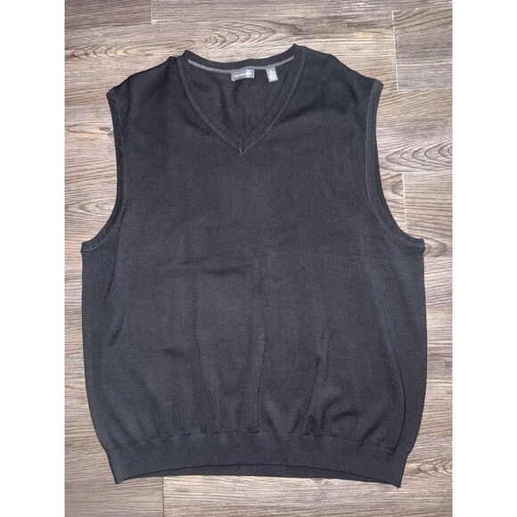 Solid Black V-neck sweater vest size 2XL XXL by Van Heusen Lightweight - Picture 1 of 3